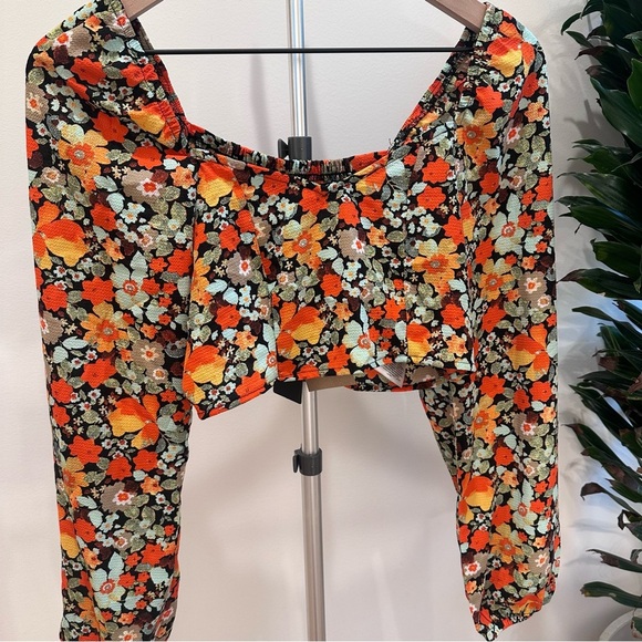 NWT Vero Moda Floral Long Sleeve Crop Top Small - Picture 1 of 4